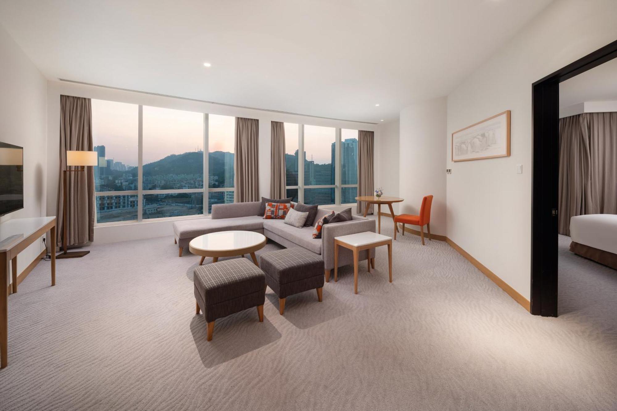 Crowne Plaza Zhuhai City Center By Ihg - Offers Free One-Way Shuttle To Chimelong Ocean Kingdom Exterior foto