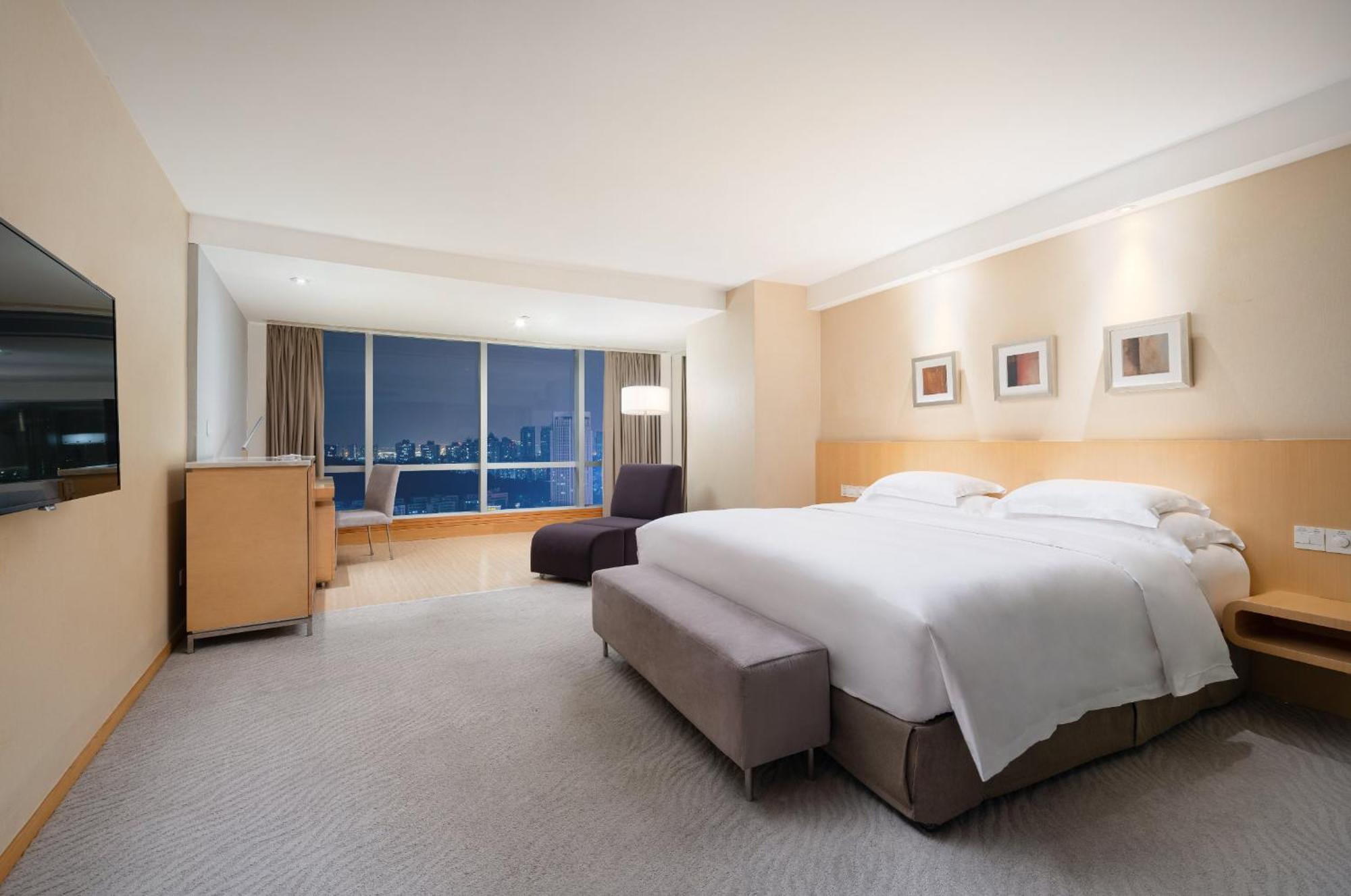 Crowne Plaza Zhuhai City Center By Ihg - Offers Free One-Way Shuttle To Chimelong Ocean Kingdom Exterior foto